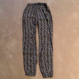 Brandy Melville Ikat Print Pant. One Size (runs on the small side).